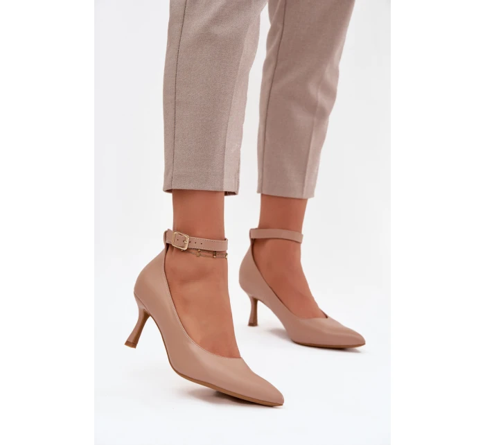 Lodičky s ihlovým podpätkom model 221170 Krok vo veľkom štýle Lodičky s ihlovým podpätkom model 221170 Krok vo veľkom štýle