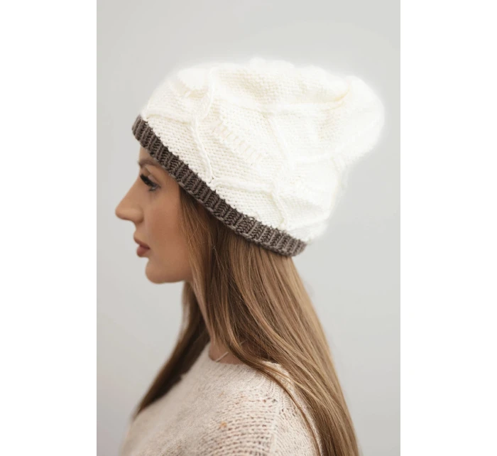 Dámska zimná vlnená čiapka s pleteným vzorom K443 ecru
