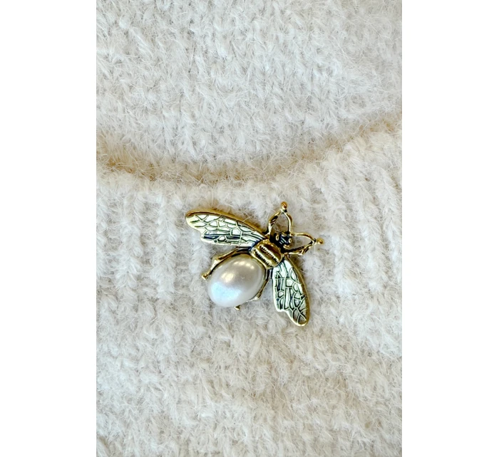 628-1 Módny oversize sveter s ozdobnou brošňou a praktickými vreckami - béžový 628-1 Módny oversize sveter s ozdobnou brošňou a praktickými vreckami - béžový