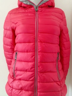 Dámska prešívaná bunda s kapucňou B7013 červená - SWest