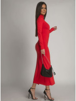 Hladké šaty s dlhými rukávmi a červeným rolákom