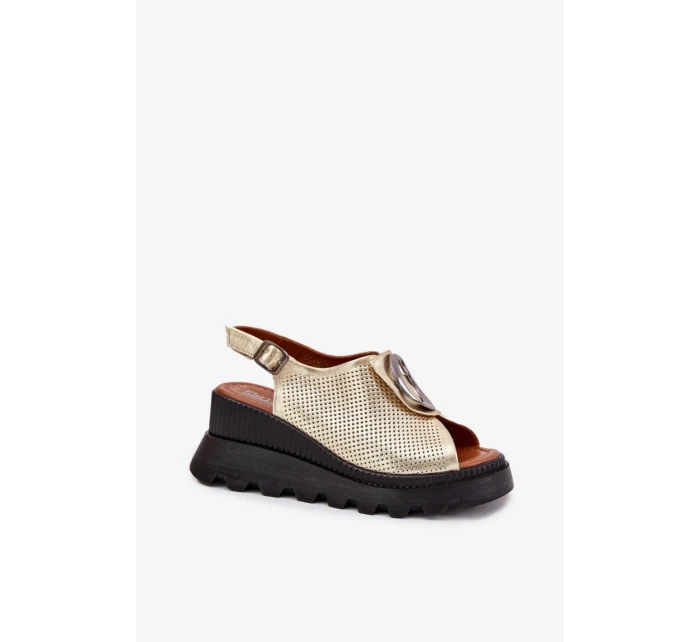 Model topánok na klinoch 213004 Krok v štýle Model topánok na klinoch 213004 Krok v štýle