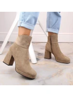 Dámske zateplené semišové čižmy na podpätku W SAN24B béžové - M.Daszynski Dámske zateplené semišové čižmy na podpätku W SAN24B béžové - M.Daszynski