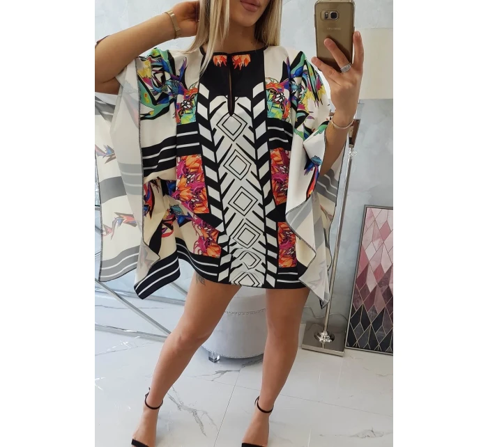 Netopierie šaty s viazaním v páse bielej