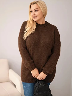 Dámsky sveter vo veľkosti Plus Size vo voľnom strihu s dlhými rukávmi, hnedý
