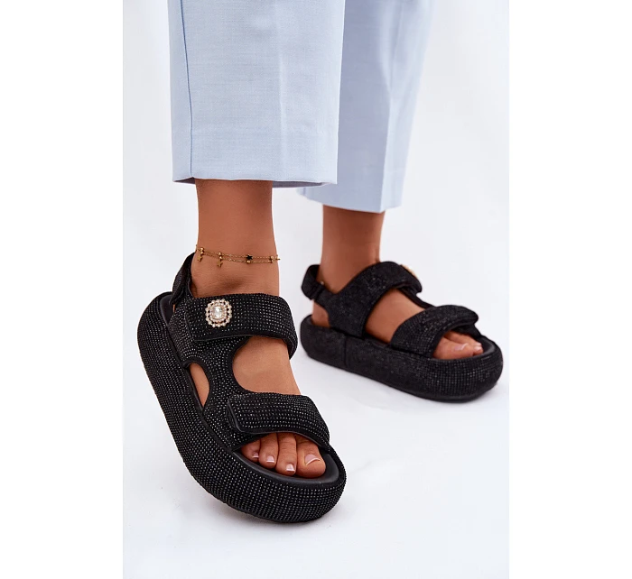 Zdobené dámské sandály na platformě model 22111259 Černé - Goe