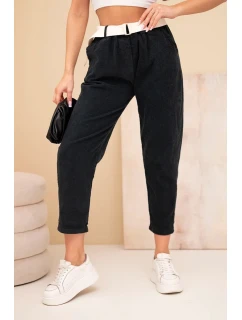 Dámske manšestrové nohavice s opaskom čierne