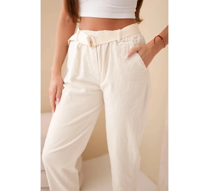 Dámske šnúrové nohavice s opaskom svetlo béžové