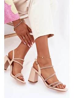 Sandále na podpätku model 226326 Vykročte štýlovo