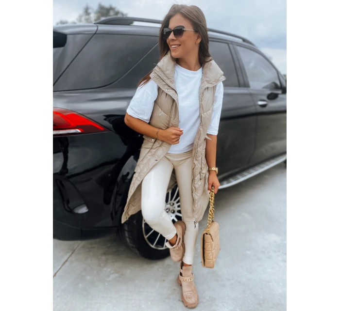 Dámská prošívaná vesta béžová Dstreet model 21965438 - FashionStreet Dámská prošívaná vesta béžová Dstreet model 21965438 - FashionStreet