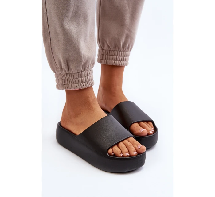 Dámské žabky na tlusté podrážce černé model 21649931 - Boto