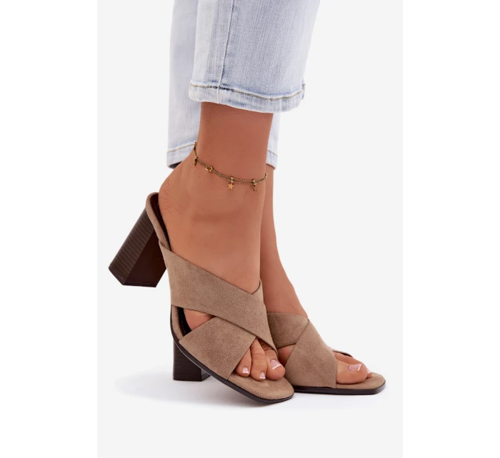 Dámské sandály na podpatku tmavě béžové model 21951355 - Boto