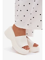 Dámské nazouváky na platformě bílé Virelia