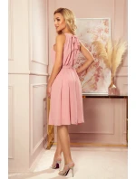 dámské šifonové šaty v pudrově růžové barvě s vázáním model 15740646 - numoco dámské šifonové šaty v pudrově růžové barvě s vázáním model 15740646 - numoco