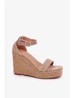 Model topánok na klinoch 209911 Krok v štýle