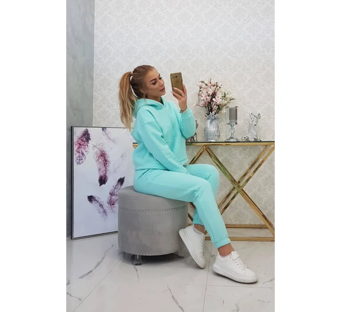 Teplá súprava s mikinou viazanou na spodnú časť mäty Teplá súprava s mikinou viazanou na spodnú časť mäty