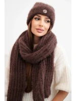 Súprava dámskeho klobúka a dlhého šálu z mäkkej priadze hnedej farby Súprava dámskeho klobúka a dlhého šálu z mäkkej priadze hnedej farby