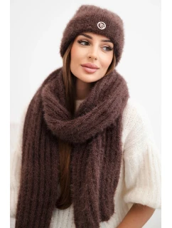 Súprava dámskeho klobúka a dlhého šálu z mäkkej priadze hnedej farby