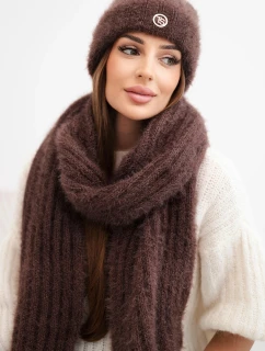 Súprava dámskeho klobúka a dlhého šálu z mäkkej priadze hnedej farby
