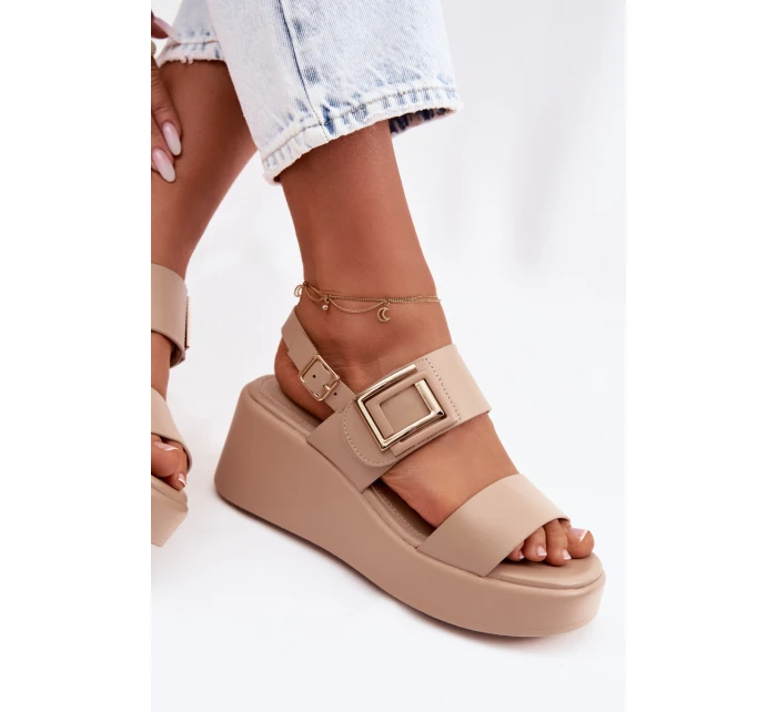 Dámské sandály na platformě s ozdobným detailem Béžové Nelira