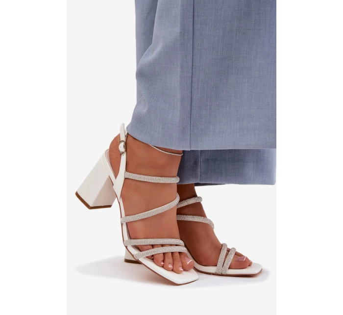 Dámské sandály na podpatku s pásky a kamínky Bílá Brelia