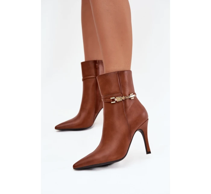 Dámské kotníkové boty na jehlovém podpatku s páskem a zlatým zateplené Camel model 21710800 - Boto