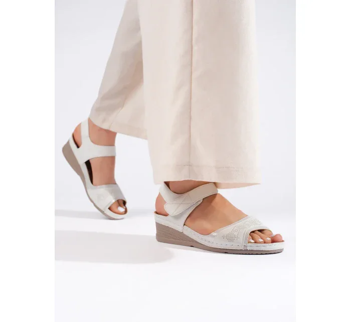 Trendy bílé dámské sandály platforma Trendy bílé dámské sandály platforma