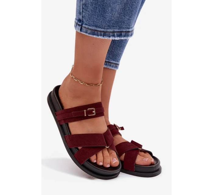 Dámské pantofle s pásky a zlatým přezkou Bordó model 21954639 - Boto