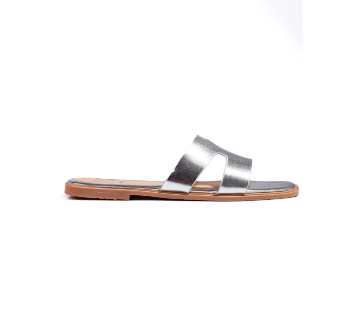 Praktické strieborné dámske ponožky na plochom podpätku Praktické strieborné dámske ponožky na plochom podpätku