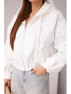 Dámska prešívaná bunda s kapucňou a ozdobnou kvetinovou potlačou biela