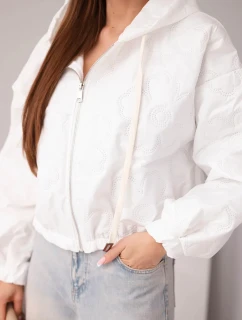 Dámska prešívaná bunda s kapucňou a ozdobnou kvetinovou potlačou biela