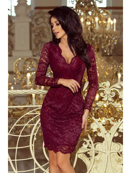 Dámske krajkové šaty v bordovej farbe s dlhými rukávmi a výstrihom model 6394168 Dámske krajkové šaty v bordovej farbe s dlhými rukávmi a výstrihom model 6394168