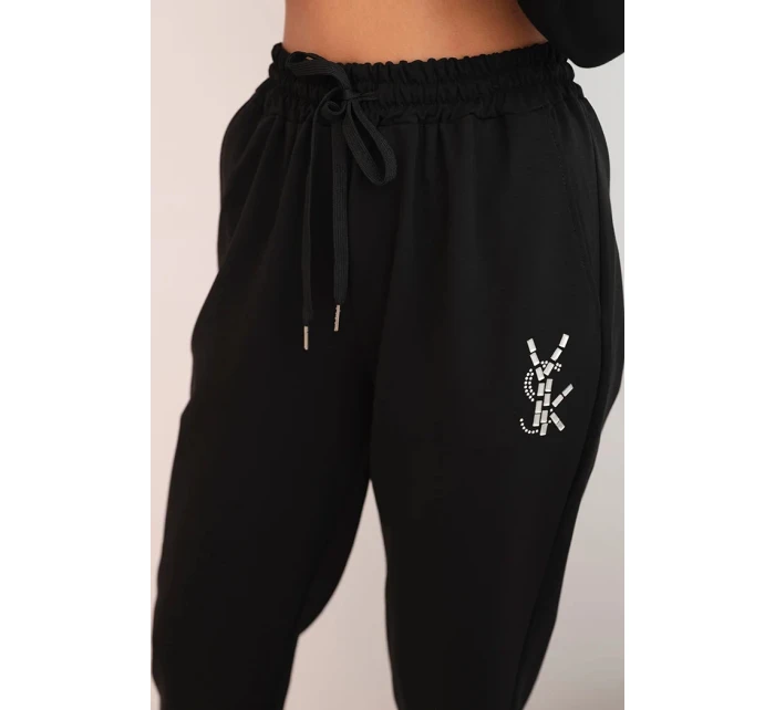 Dámská souprava s viskózou a ozdobami a model 21232441 kalhotami černý - K-Fashion Dámská souprava s viskózou a ozdobami a model 21232441 kalhotami černý - K-Fashion