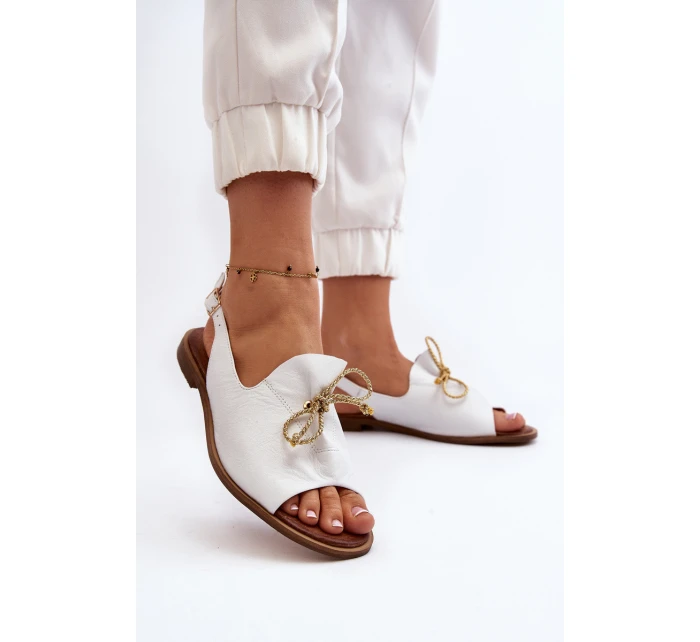 Kožené ploché sandály model 21646113 bílé - Zazoo