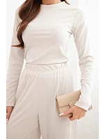 Dámsky viskózový komplet s blúzkou a širokými nohavicami svetlo béžovej farby