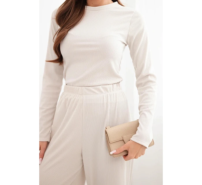 Dámsky viskózový komplet s blúzkou a širokými nohavicami svetlo béžovej farby