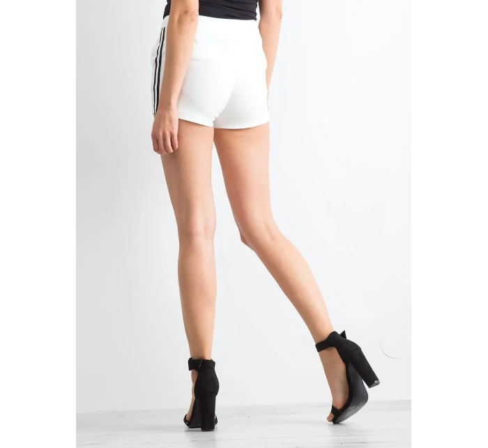 Šortky EM SN 19316.45 ecru