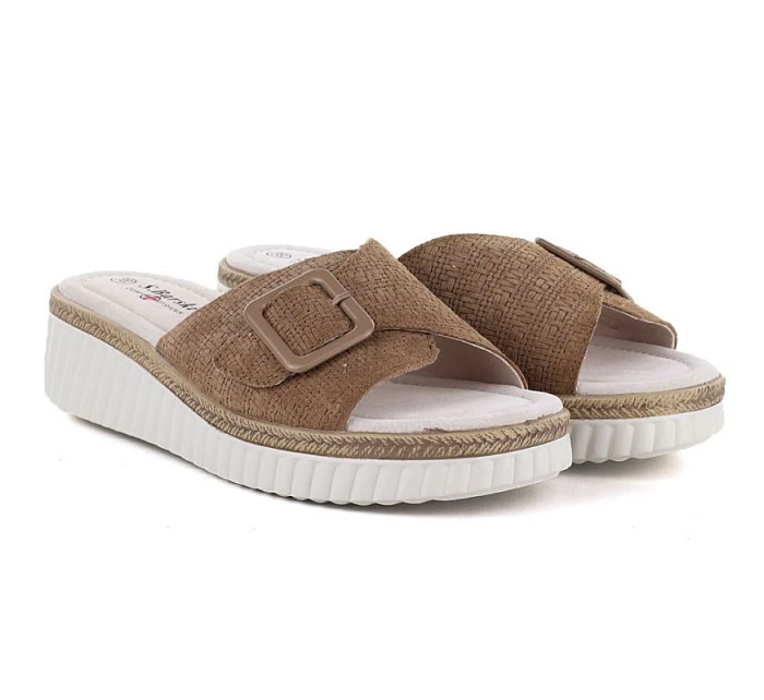 Dámske kožené žabky na platforme hnedej farby S.Barski 7002