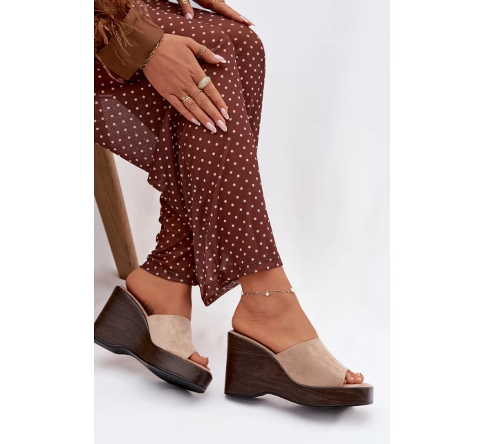 Dámské pantofle na platformě model 21919258 - Boto