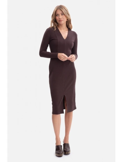B307 Pletené šaty v tvare ceruzky - tmavá čokoláda