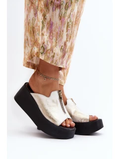 model 21646400 Dámské žabky na masivní platformě se zipem zlaté - Zazoo