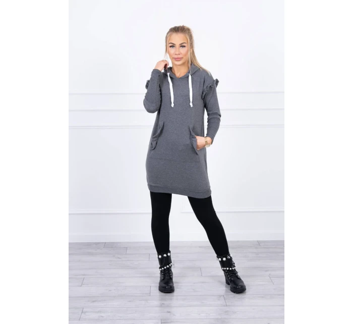 Šaty s ozdobnými volánky a kapucí v grafitové barvě