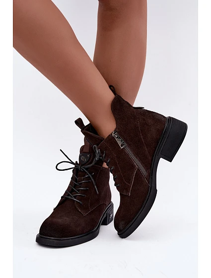 Kožené semišové kotníkové boty s ozdobou na hnědé model 22539427 - VINCEZA Kožené semišové kotníkové boty s ozdobou na hnědé model 22539427 - VINCEZA