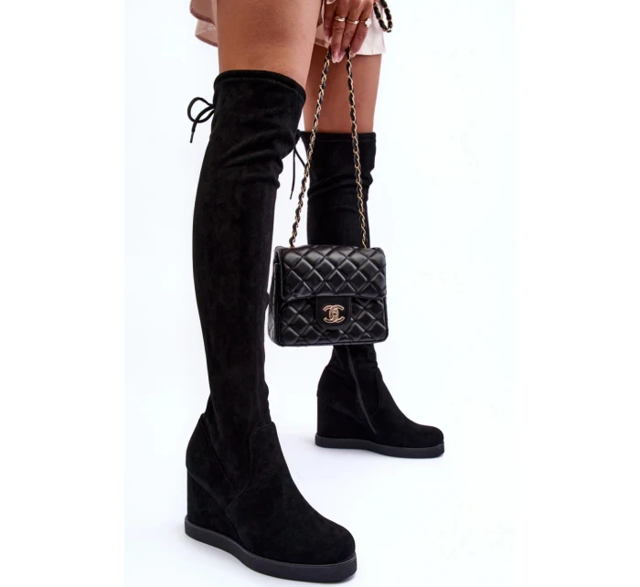 Kozačky na klínu model 20776994 černé Step in style - SWEET SHOES Kozačky na klínu model 20776994 černé Step in style - SWEET SHOES