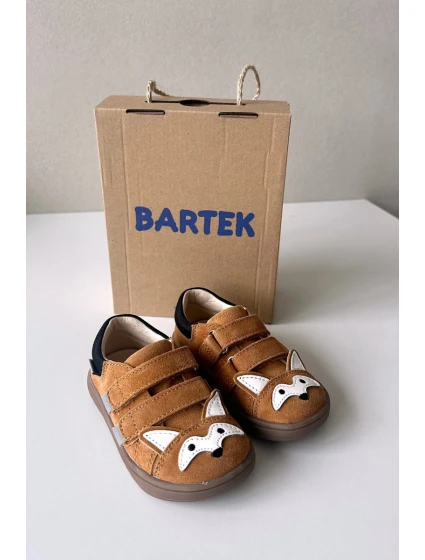 Detské kožené poltopánky Barefoot s motívom líšky Bartek 8600563 svetlohnedé Detské kožené poltopánky Barefoot s motívom líšky Bartek 8600563 svetlohnedé