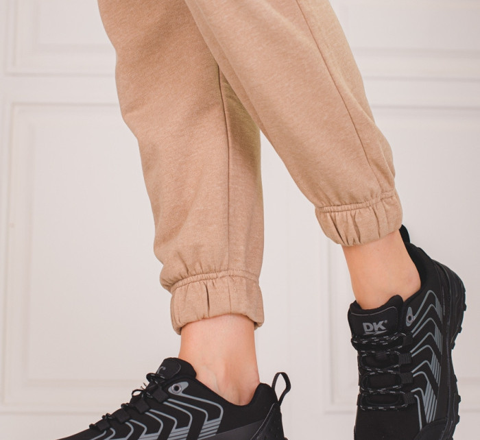 Moderné trekingové topánky čierne dámske bez podpätku