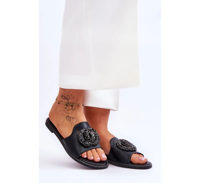 Dámské ploché pantofle s ozdobami model 21619155 Černá - S.Barski