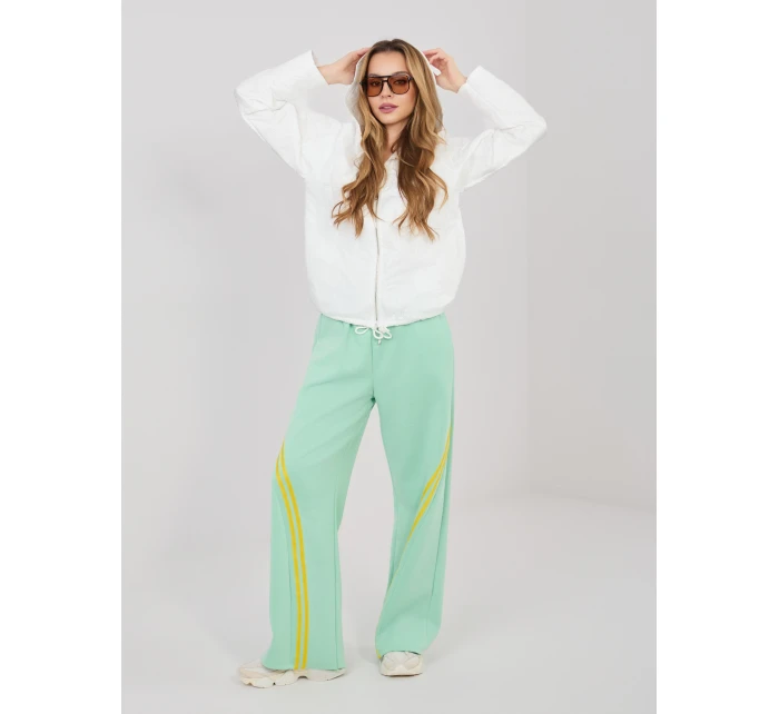 Kurtka IT KR model 22031401 ecru - FPrice