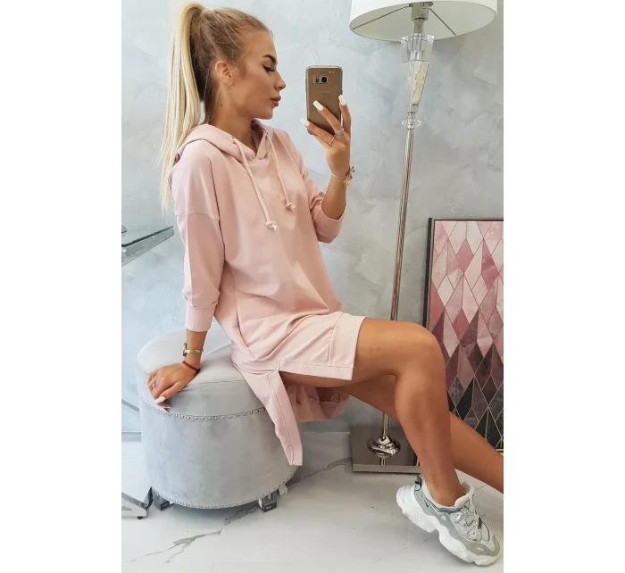 Šaty s kapucňou a dlhším chrbtom tmavo púdrovo ružové