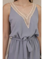 Krátky overal s ozdobnou čipkou sivý Krátky overal s ozdobnou čipkou sivý